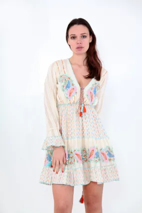 Kurzes Kleid mit V-Ausschnitt für Damen mit floralem Stickmuster Ref-6200