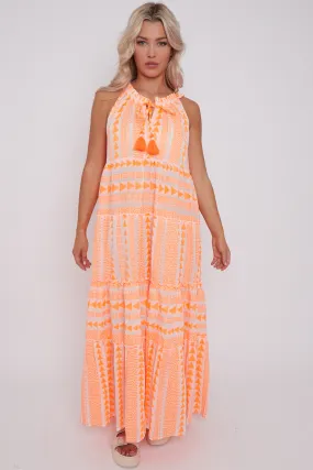 Langes, urbanes Bohemian-Kleid mit Neon-Pfeil-Print, ärmellosem Kordelzugkragen, Ref. 25046
