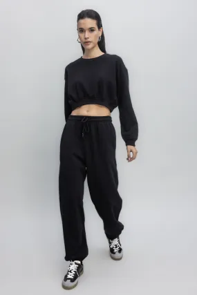 Outfit Kurzer Kapuzenpullover und Basic Jogger-Hose - BSL