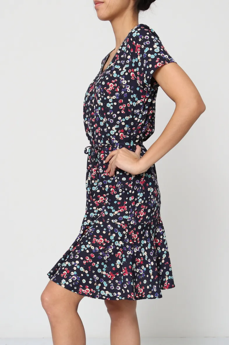 Revdelle – Gerades Kleid, Gürtel in der Taille, Rundhalsausschnitt