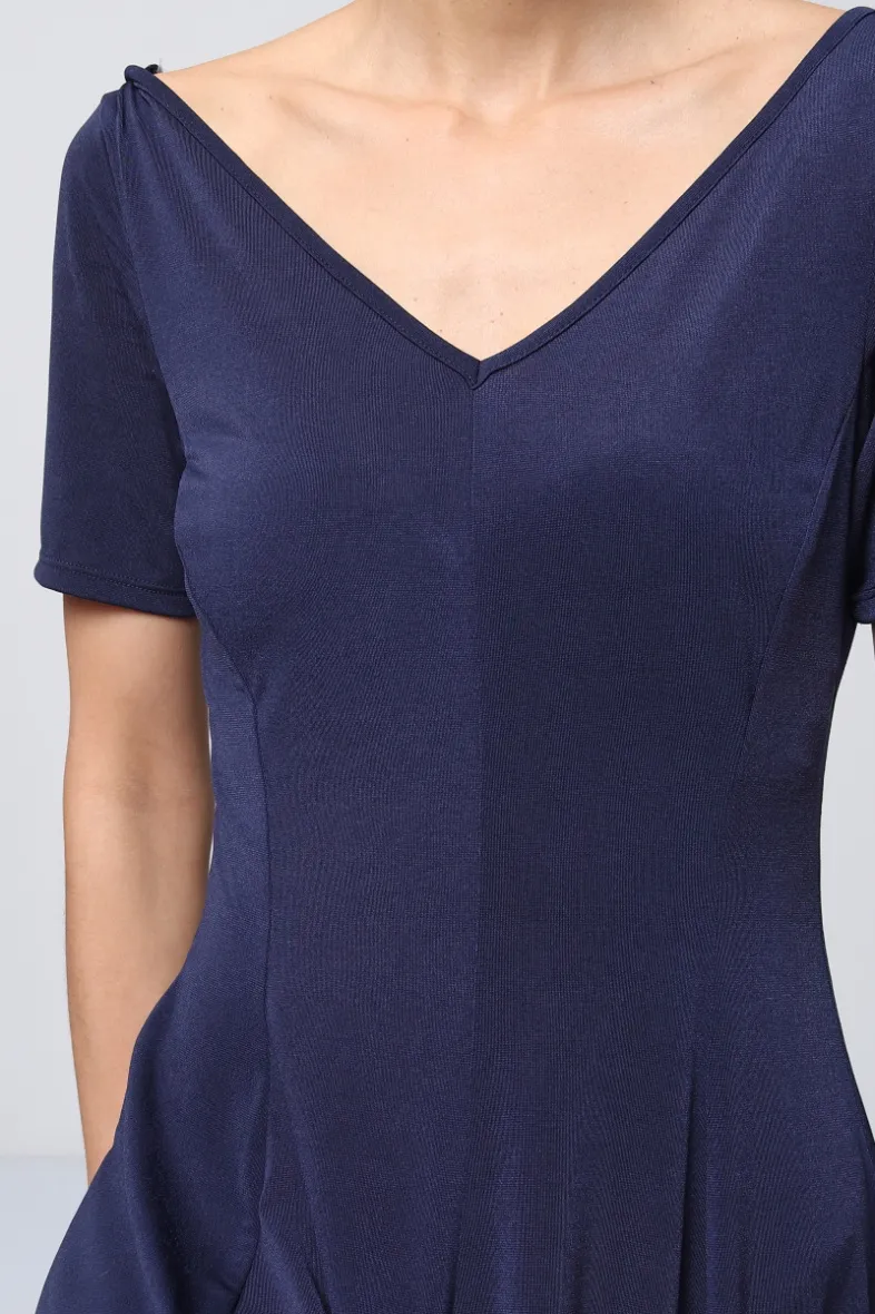 Revdelle – Langes, schlichtes, lockeres Kleid mit V-Ausschnitt