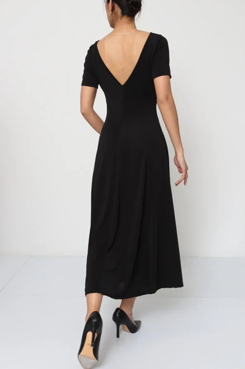 Revdelle – Langes, schlichtes, lockeres Kleid mit V-Ausschnitt