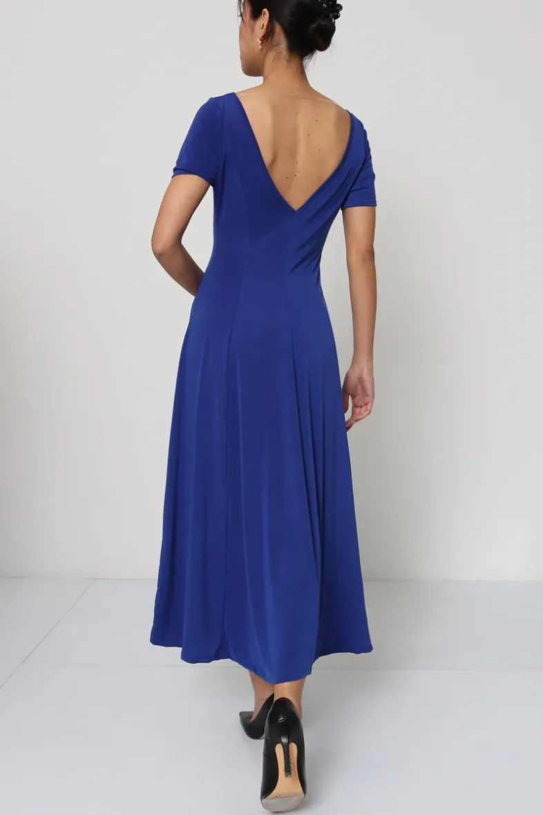 Revdelle – Langes, schlichtes, lockeres Kleid mit V-Ausschnitt